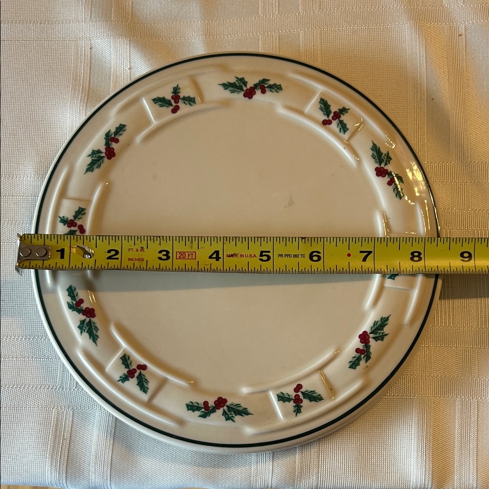 Longaberger 8" holly trivet